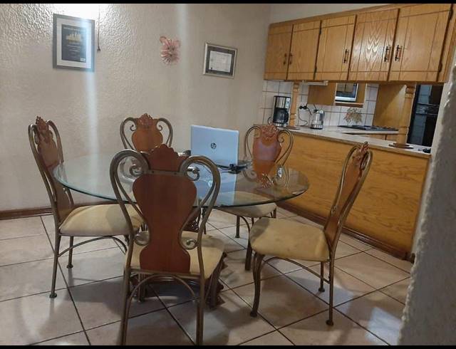 3 BEDROOM APARTMENT FOR SALE IN BOKSBURG SOUTH